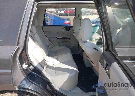 2011 Subaru Forester 2.5X Premium z USA, uszkodzony, nr VIN JF2SHADC2BH701690